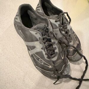 Nfinity cheer shoes Y2